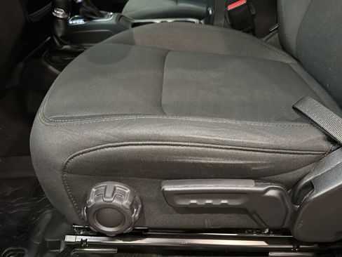 Used 2021 Jeep Gladiator Sport AWD/4WD image 12