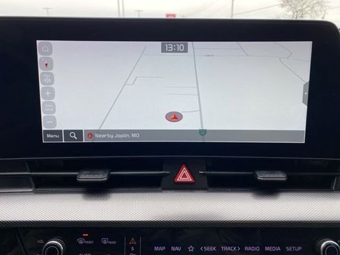 Used 2024 Kia Sportage SX image 8