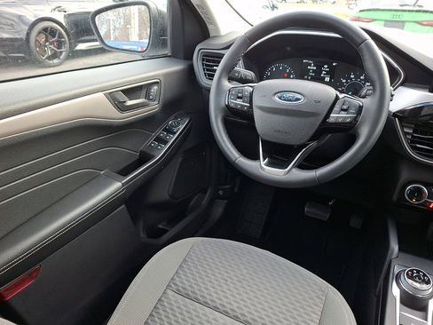 Certified 2022 Ford Escape SE w/ SE Sport Appearance Package image 14