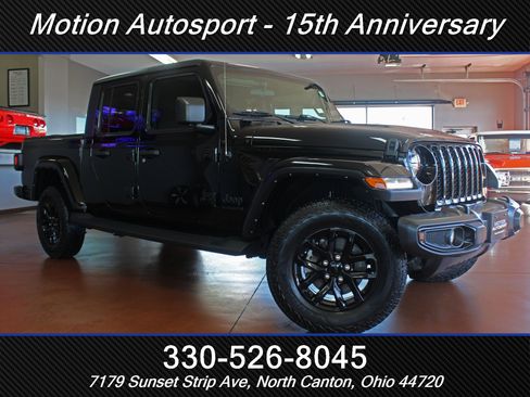 Used 2022 Jeep Gladiator Sport image 2