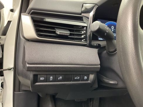 Used 2025 Toyota Camry LE image 7