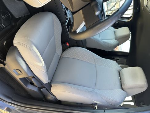 Used 2025 Toyota Tacoma SR5 image 18