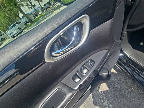 Used 2018 Nissan Sentra SV FWD image 14