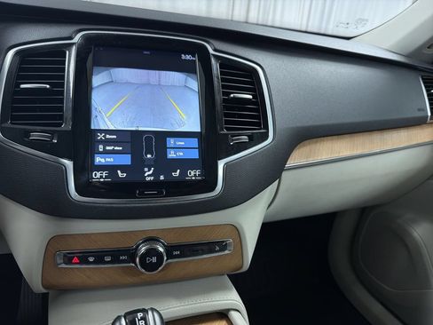 Used 2022 Volvo XC90 T6 Momentum w/ Advanced Package AWD/4WD image 22