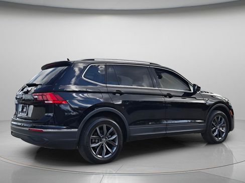 Used 2023 Volkswagen Tiguan SE image 7