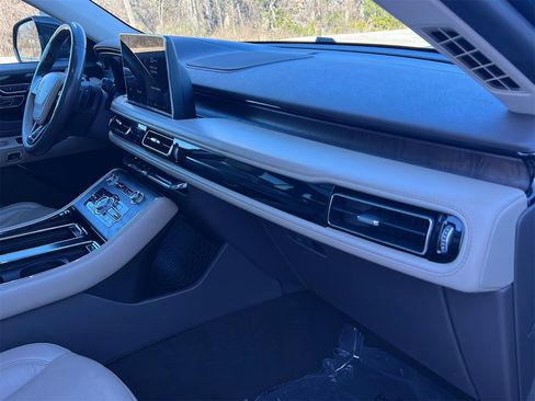 Used 2020 Lincoln Aviator Reserve w/ Equipment Group 201A image 31