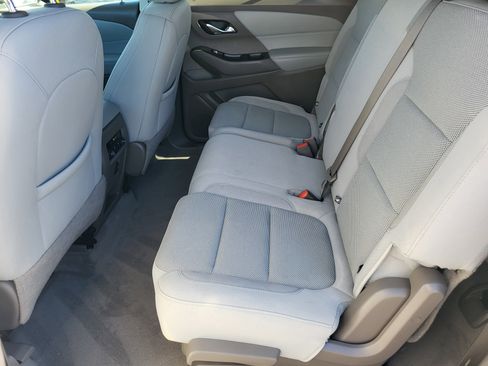 Used 2020 Chevrolet Traverse LT w/ Driver Confidence II Package image 15