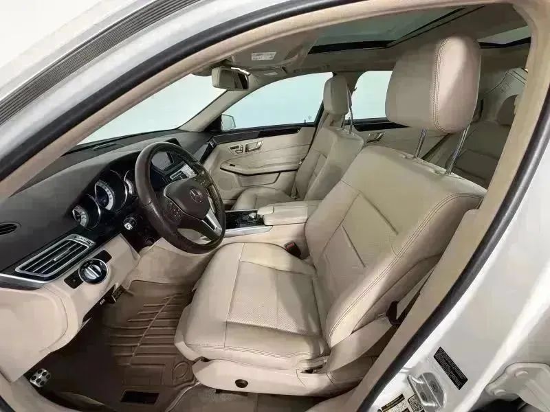 Used 2014 Mercedes-Benz E 250 BlueTEC 4MATIC Sedan image 19
