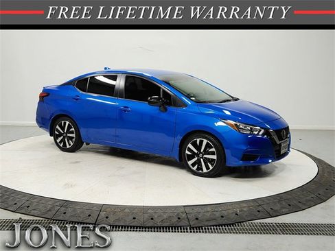 Used 2022 Nissan Versa SR w/ Convenience Package image 1