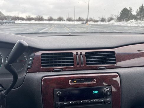 Used 2009 Chevrolet Impala LT image 17