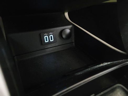 Used 2019 Ford Fusion SE image 32