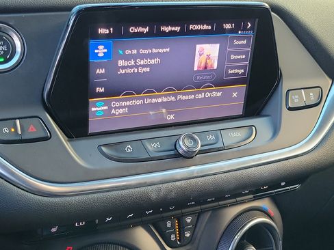Used 2021 Chevrolet Blazer LT w/ Sound & Technology Package FWD image 14