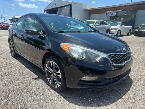 Used 2015 Kia Forte EX w/ UVO Package W/17" Alloys FWD image 3