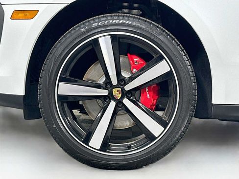 Certified 2025 Porsche Macan S AWD/4WD image 32