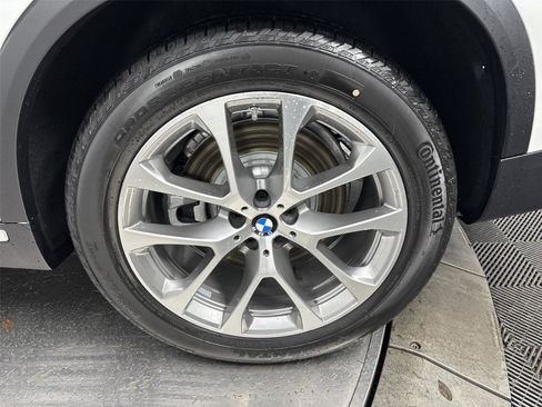 New 2026 BMW X5 xDrive50e w/ Climate Comfort Package image 27