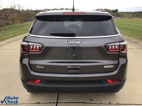 Used 2022 Jeep Compass Latitude image 4