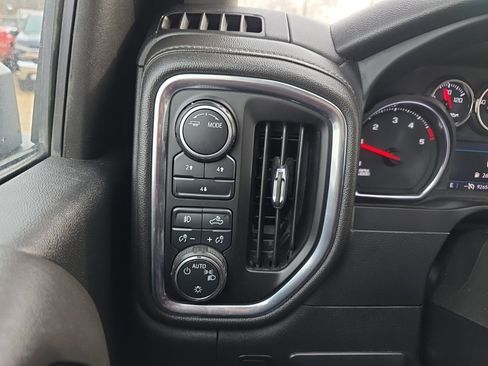 Used 2022 Chevrolet Silverado 2500 LT w/ Convenience Package image 28