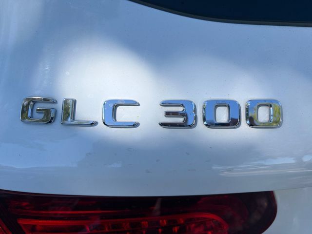 Used 2018 Mercedes-Benz GLC 300 4MATIC image 24