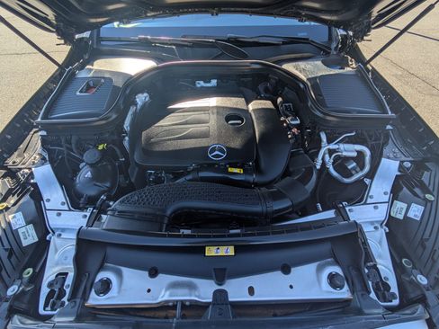 Used 2021 Mercedes-Benz GLC 300 4MATIC image 29