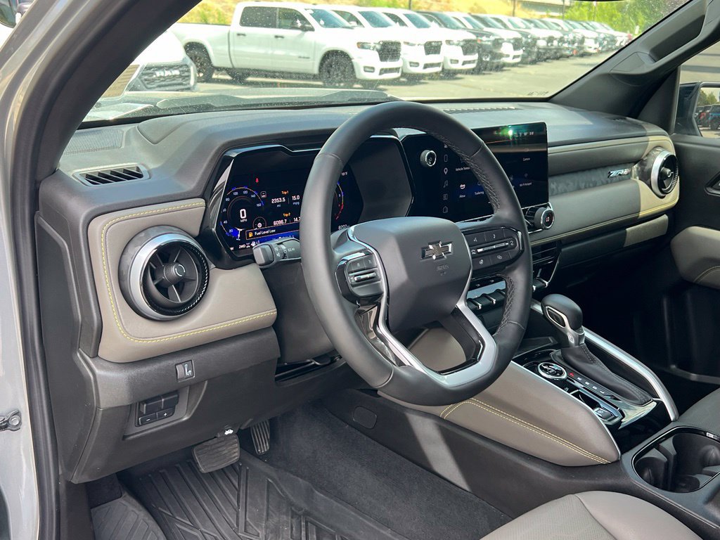 Used 2025 Chevrolet Colorado ZR2 w/ ZR2 Bison Edition AWD/4WD image 30