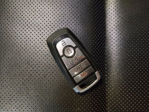 Used 2022 Ford Escape Titanium image 32