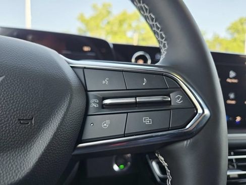 New 2026 Chevrolet Traverse LT w/ Driver Confidence Package FWD image 18