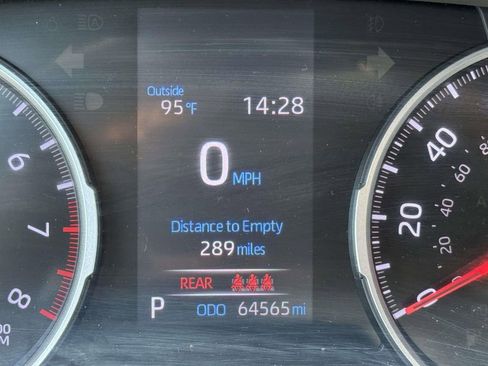 Used 2021 Toyota RAV4 XLE w/ Convenience Package AWD/4WD image 12