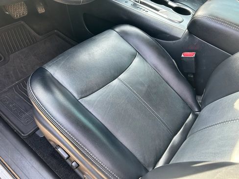 Used 2020 Nissan Pathfinder SL FWD image 10