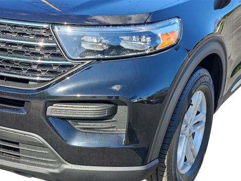 Used 2023 Ford Explorer XLT image 9
