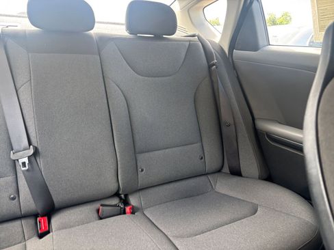 Used 2025 Kia K4 LXS image 36