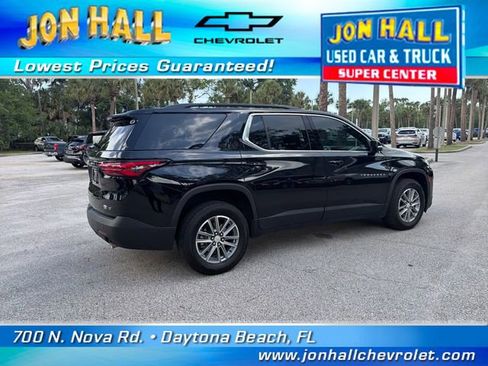 Used 2023 Chevrolet Traverse LT FWD image 12