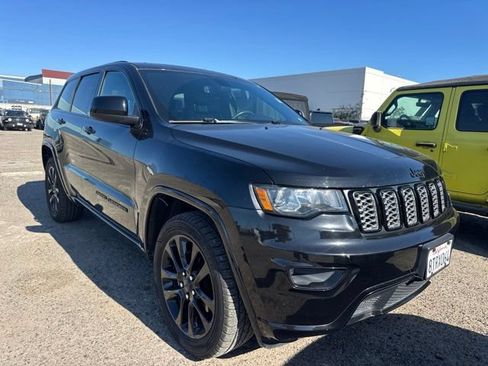 Used 2019 Jeep Grand Cherokee Altitude AWD/4WD image 3