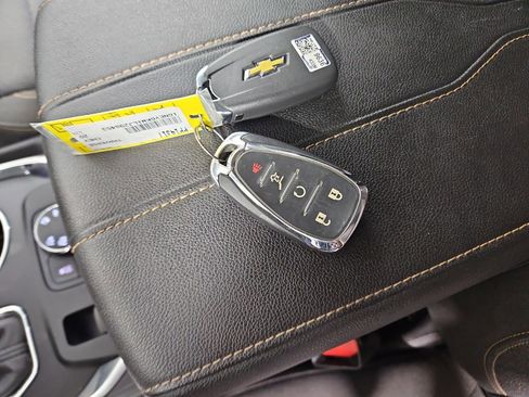 Used 2020 Chevrolet Traverse LT w/ Driver Confidence II Package image 29