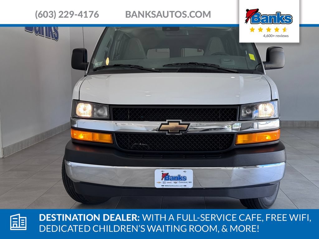 Used 2025 Chevrolet Express 3500 LT w/ LT Preferred Equipment Group RWD image 3