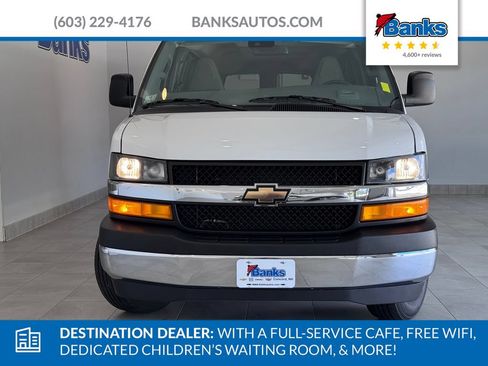 Used 2025 Chevrolet Express 3500 LT w/ LT Preferred Equipment Group RWD image 3