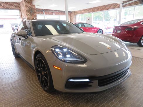 Used 2018 Porsche Panamera 4S image 70