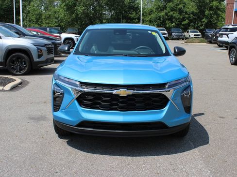Certified 2025 Chevrolet Trax LS FWD image 5