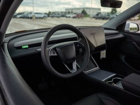 Used 2026 Tesla Model Y AWD image 16