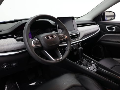 Used 2022 Jeep Compass Latitude AWD/4WD image 13
