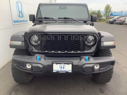 Used 2024 Jeep Wrangler Unlimited AWD/4WD image 9