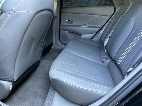 Used 2021 Hyundai Elantra SEL FWD image 21