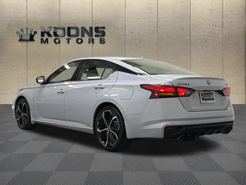 Used 2024 Nissan Altima 2.5 SR w/ SR Premium Package FWD image 5