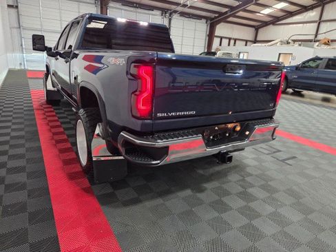 Used 2022 Chevrolet Silverado 2500 LT w/ Convenience Package image 28
