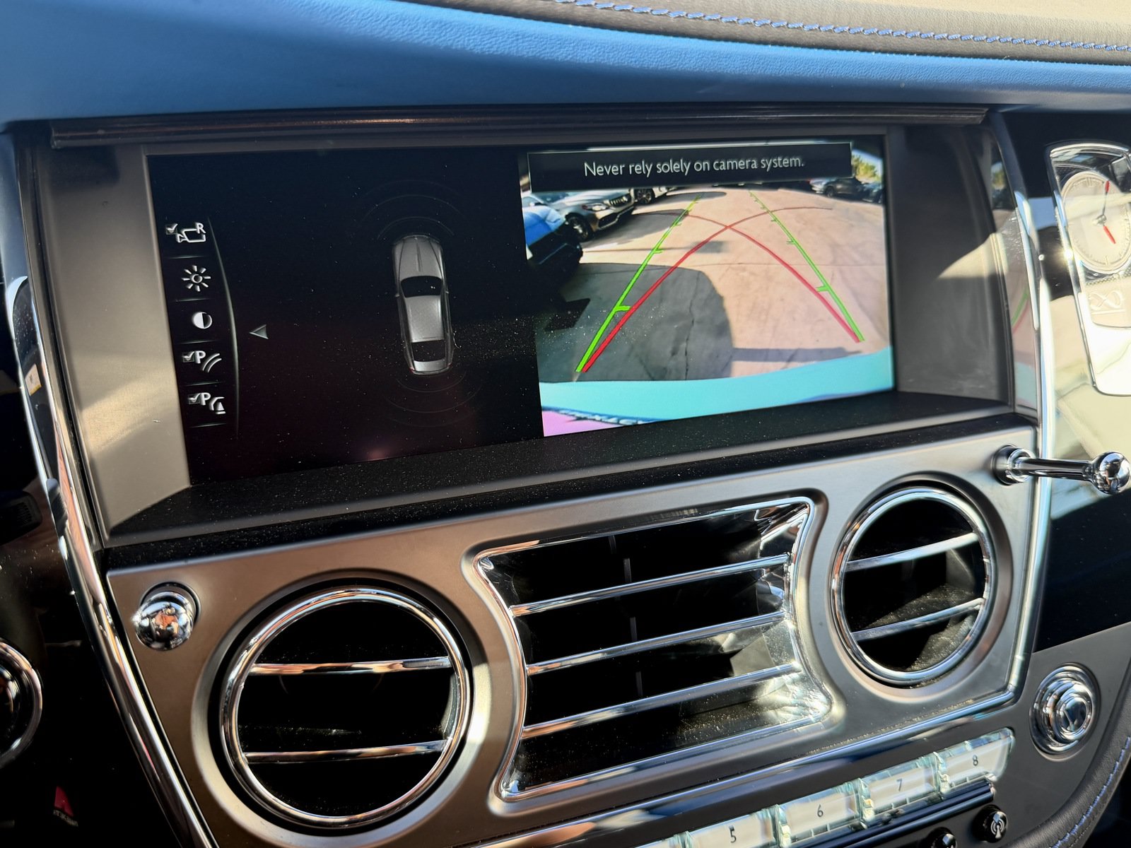 Used 2018 Rolls-Royce Wraith RWD image 15