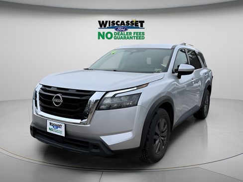 Used 2024 Nissan Pathfinder SV AWD/4WD image 18