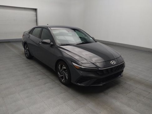 Used 2025 Hyundai Elantra Sport FWD image 13