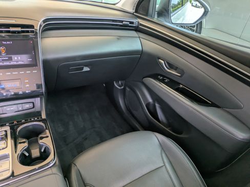 Used 2022 Hyundai Tucson Limited w/ Cargo Package FWD image 16