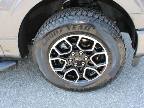 Used 2022 Ford F150 XLT w/ Equipment Group 301A Mid AWD/4WD image 9
