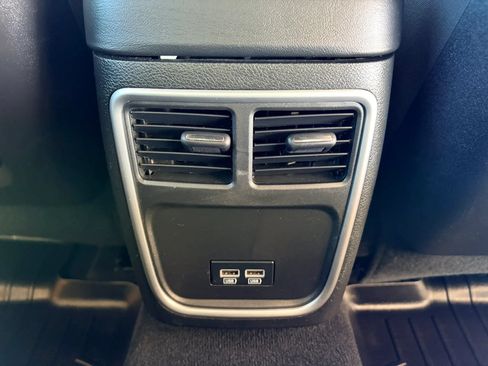 Used 2019 Dodge Charger SXT RWD image 19