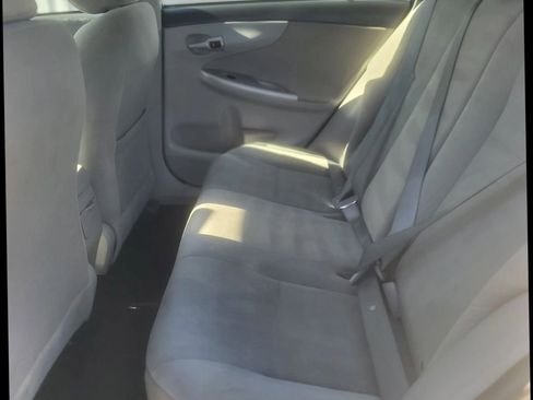 Used 2013 Toyota Corolla LE FWD image 29